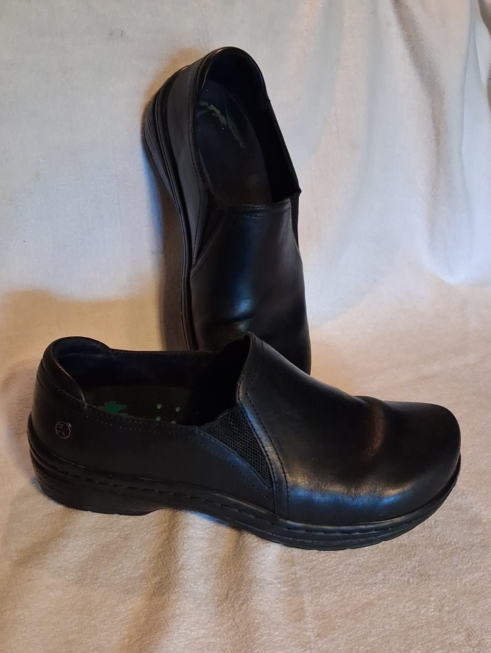 Klogs Black Women's Slip-On Clogs Leather Size 8 Slip Resistant